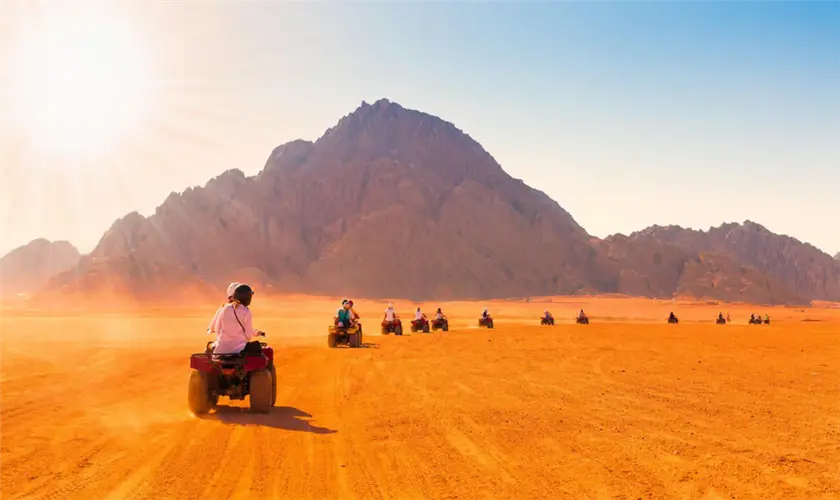 Wüstenlandschaft und Sonnenuntergang - Hurghada Sehenswürdigkeiten - urlaub ägypten